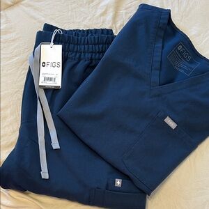 Figs Women’s Dark Harbor Set